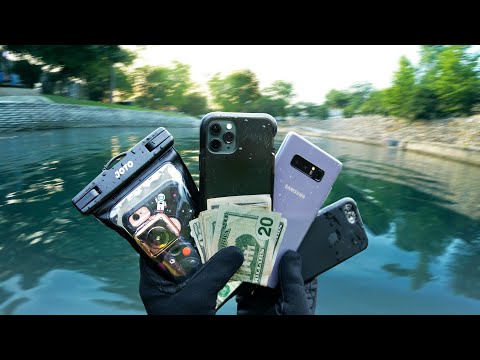 I Found a Stupid Amount of Stuff Underwater In River (Scuba Diving)