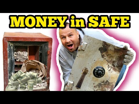 FOUND MONEY IN SAFE From Abandoned Storage Unit / Storage Wars