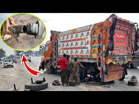 How To Repair Broken Axle on the road || Emergency Truck Axle Repairing