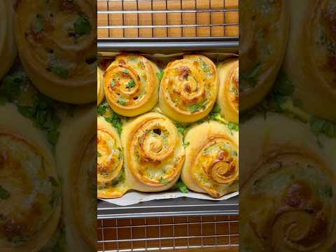 Super Fluffy Garlic & Cheese Rolls #brilubakery #baking #garlicbread #cheeserolls