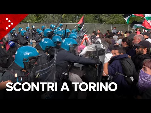 Scontri a Torino al corteo pro Palestina: cariche della polizia con idrante e lacrimogeni