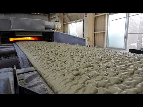 Japan's recycling process! 1,000 tons of waste glass bottles are turned into new materials.