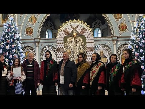 Старовинна колядка "Же! Ой на річеньках". Виконує гурт колядників с. М.Ключів.Керівн. Оля Лавріненко