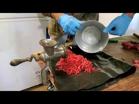 How to Make Homemade Predator Bait for Trapping Coyote Fox and Bobcat #lazypondfarm Fish & Hunt