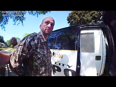 Man Steals Police Badge, Approaches Teen Saying He’s Working Undercover