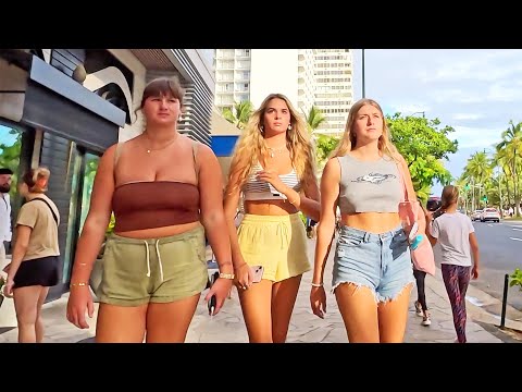 HAWAII PEOPLE 😎 Watching Tourists Walking the Public Sidewalks in Waikiki #hawaii #travelvlog