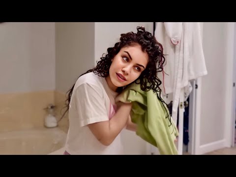 ATTEMPTING A Wavy Hair Routine  