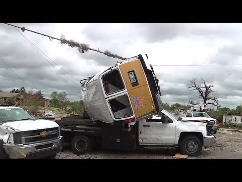 Crews continue to clean up after deadly tornado hits Sulphur