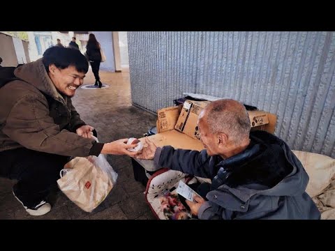 Handing Out 50 Hamburgers to Homeless People with My First YouTube Earnings.