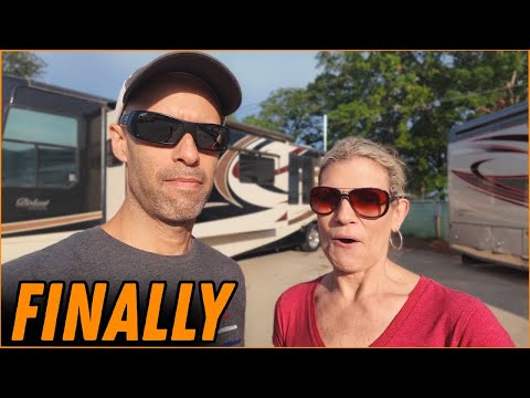 WE JUST PICKED UP OUR NEW MOTORHOME!