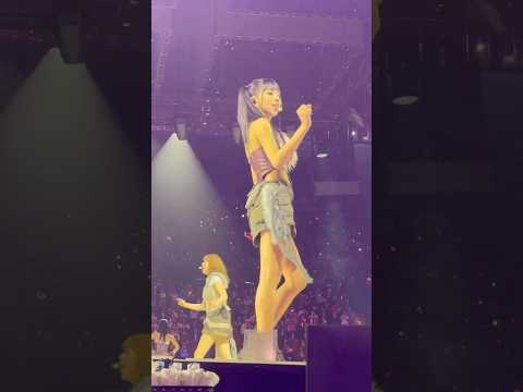 Chaeyoung Plays Rock Paper Scissors During “What Is Love?” 😆✌️