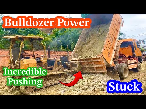 Wow’s Amazing Skills #bulldozer #komatsu #trending #Power #shortvideo #Machine #viral #truck