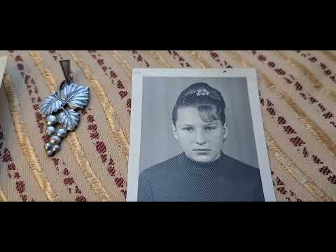 Зачем вы, девочки... Серебро с барахолки.  СССР. Фото с брошами.