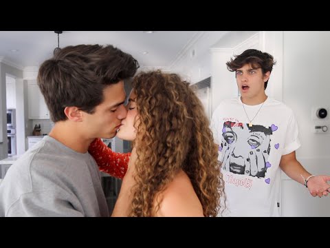 KISSING MY BEST FRIEND'S GIRLFRIEND