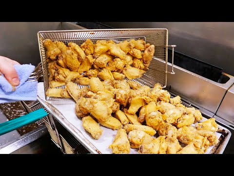 American Food - The BEST HOT CHICKEN WINGS in Chicago! Jake Melnick's