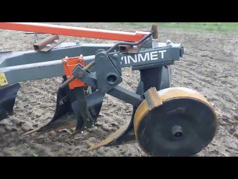 Відпочиваєм на оранці. ДТЗ 5404, плуг winmet 2-30.