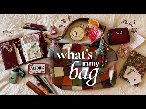 what's in my everyday bag (as someone who must have everything)