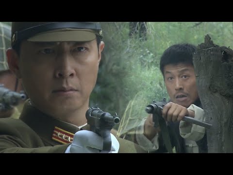 日軍即將攻陷大部隊，下秒小夥决定捨生取義，獨自一人引開敵人！⚔️ 抗日 Kung Fu #抗日 #電影 #功夫 南派三叔同名小說改編