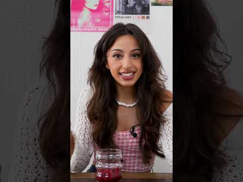 Denkt ihr, Ari weiß mittlerweile, wer sie wirklich ist oder schiebt sie immer noch Glinda Filme?