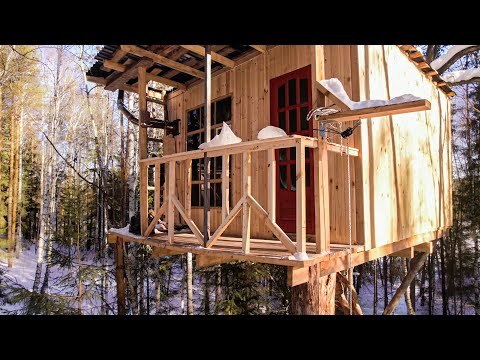 WE BUILT A TREE HOUSE WITH HEATING AND A TERRACE - I'M MOVING TO LIVE IN A FOREST HOUSE