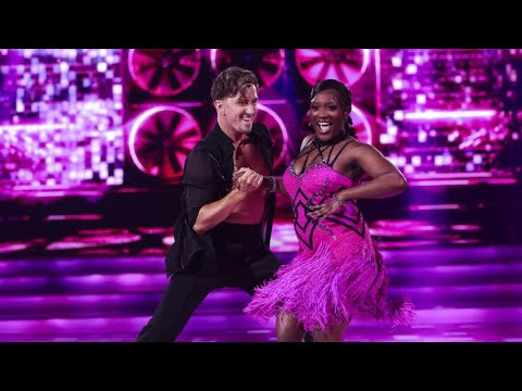 Tolü Makay and Maciej Zieba - Salsa