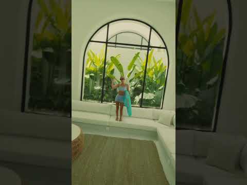 A couple whip pans and some house music to get the day going 🎥 #whippan #dance #transitions #bts