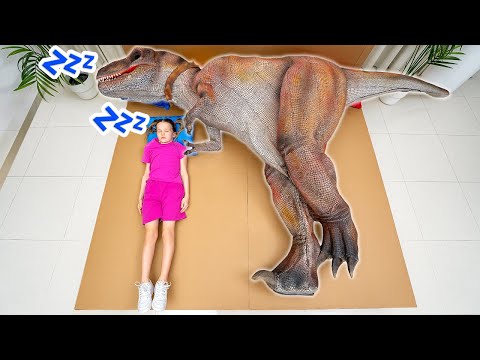 नींद में डूबी स्टेफी डायनासोर के साथ खेल रही है 😴🦕