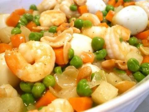 Shrimp with Quail Eggs and Green Peas