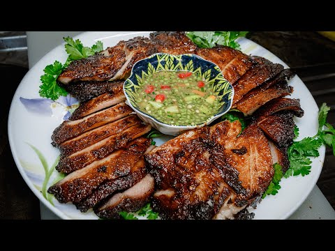 廣東話影片｜泰式豬頸肉(焗爐叉燒味)｜誰說叉燒只能港式？誰說泰國菜不能混合中式做法？｜世事之道，萬變不離其宗卻又變化萬千，煮食也是一樣，調味不同、工具不同、也可以製程不同，卻也能匯聚出意想不到的美味！