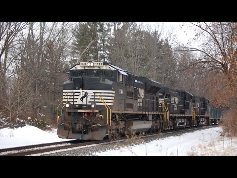 NS K76 and 62V at Flemington, NJ 