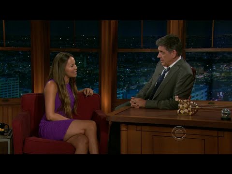 Late Late Show with Craig Ferguson 7/1/2011 Cedric the Entertainer, Moon Bloodgood