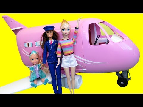 Elsa in Barbie's plane - Barbie is the pilot