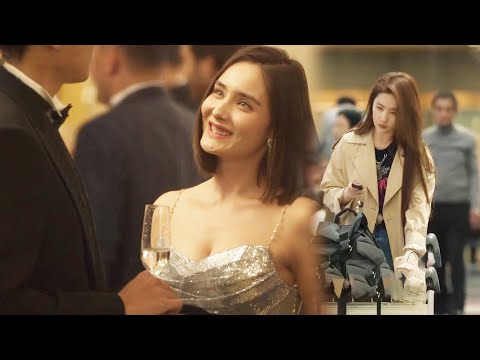 The wife saw her husband with another, left decisively, leaving him alone in the empty room.