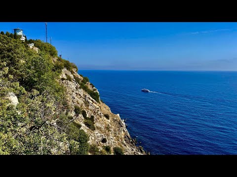 What's interesting about Gaspra are the magnificent views and the wonderful park at the Dnepr san...