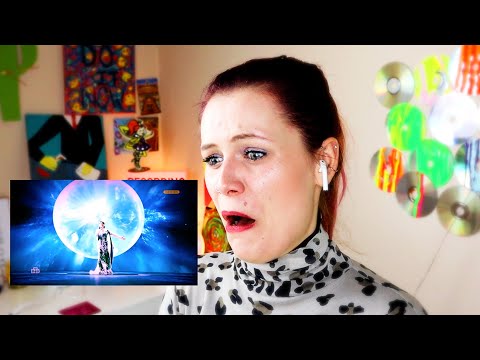 Vocal Coach Reacts : DIANA ANKUDINOVA - Can’t Help Falling in Love | Technique Analysis & Demo