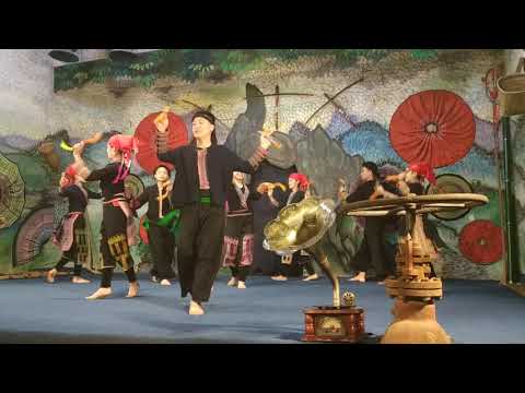 貓貓村(CAT CAT)黑苗族民俗表演