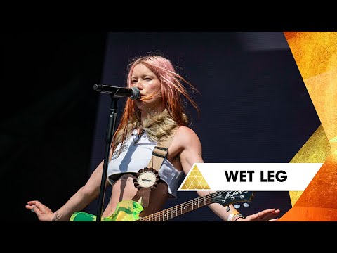 Wet Leg - CPR (Glastonbury 2025)