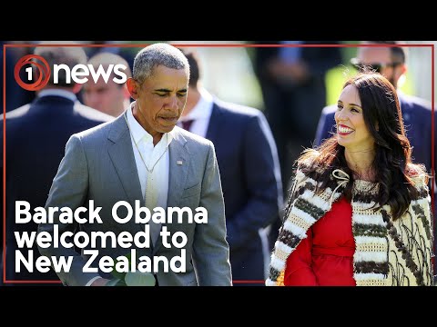 Barack Obama receives once in a generation official welcome to New Zealand | 1News