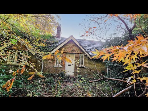 We Found An ABANDONED Time Capsule With A Car Left in the Garage!