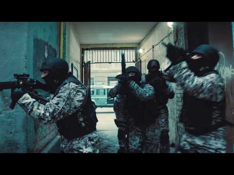 2024Netflix最新犯罪佳作,銀行劫匪手法超殘忍,老警探憑直覺兩周破獲驚天奇案!【補影】