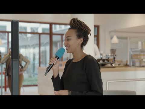 Talkshow Wie zijn wij? in Nationaal Archief op 30 november 2024