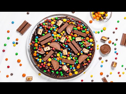 Leftover Halloween Candy Brownie Pizza