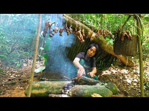 Building a Shelter in the Rain – Surviving Harsh Weather & Finding Wild Food | Sumatra's Instincts