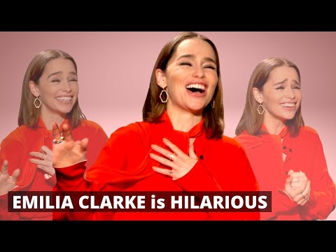 EMILIA CLARK Cutest Reaction When Fans Meet Her in The PUB