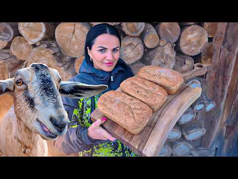 The secret of a self-sufficient life for a married couple in a forest village far from civilization�