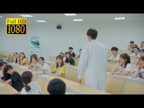 handsome boss fell in love with Cinderella at first sight and walked to her,she became the focus