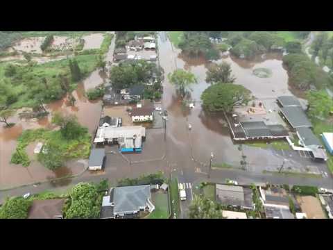Flash flooding emergency in Hawaii prompts mass evacuations