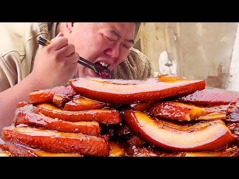 10斤五花肉做大块把子肉，猴哥先炸再用砂锅小火慢炖，肥而不腻拌饭吃超爽！【胖猴仔】