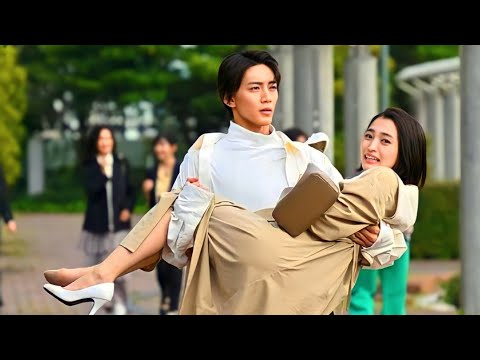 بنت مش حلوه بيتجوزها شاب غني ووسيم بيطبخلها ويغسلها ومنظم في حياته ورغم كل ده مش عجبها وطلبت الطلاق