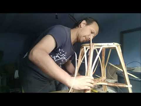 плетенная мебель из лозы, табуретка.